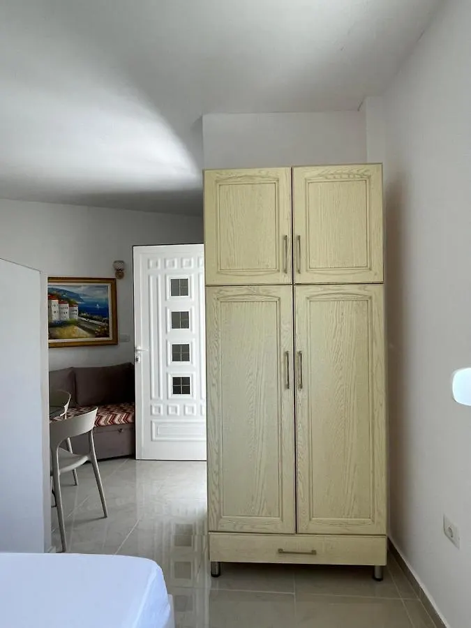 Sofia Rooms Borsh